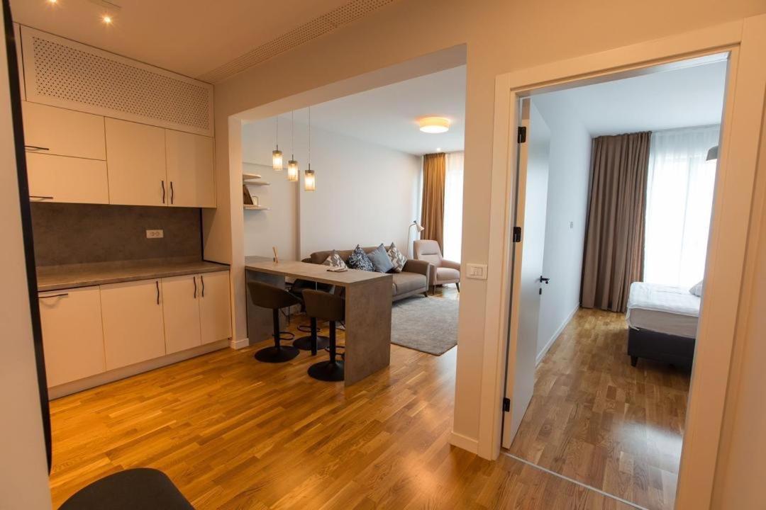 Escapism - Premium 1Br Apartment With Parking Bukarest Eksteriør billede