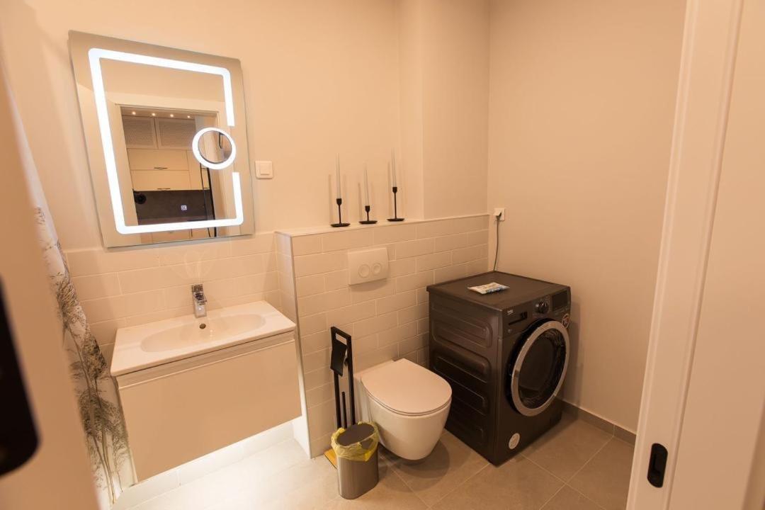 Escapism - Premium 1Br Apartment With Parking Bukarest Eksteriør billede