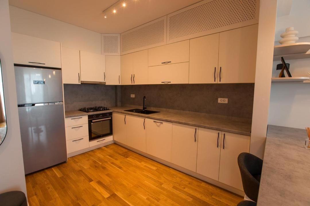 Escapism - Premium 1Br Apartment With Parking Bukarest Eksteriør billede