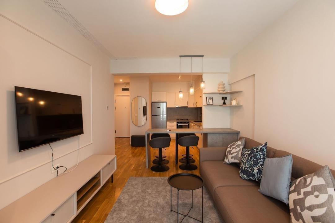 Escapism - Premium 1Br Apartment With Parking Bukarest Eksteriør billede